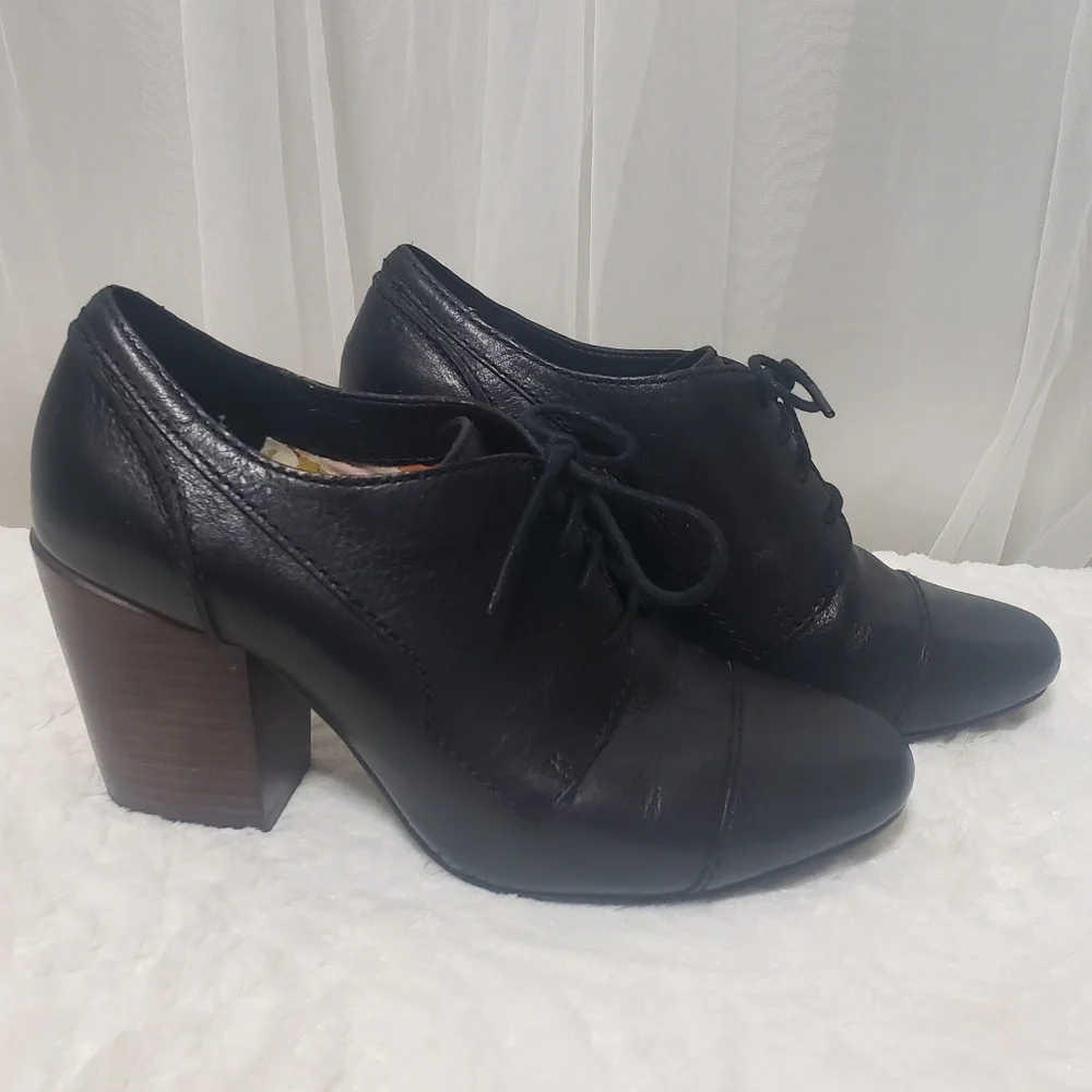 Fossil Black Leather Heeled Booties Sz 8 - Picture 3 of 16